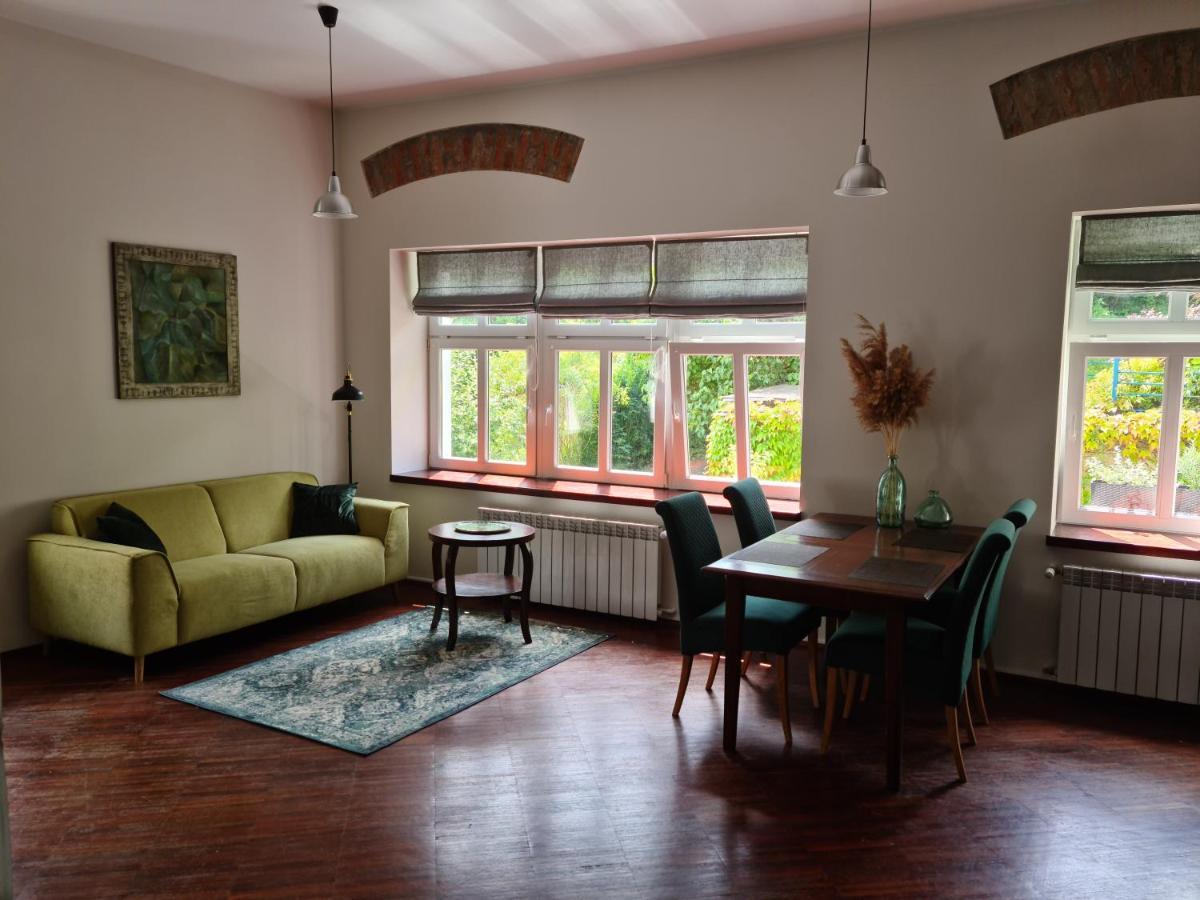 Apartamento Apartament W Starej Szkole Srebrna Góra Exterior foto