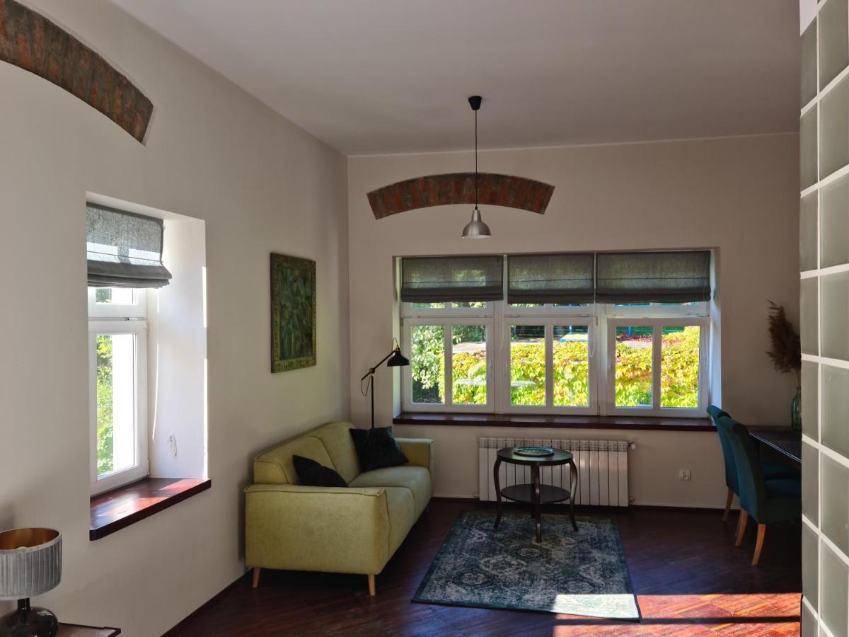Apartamento Apartament W Starej Szkole Srebrna Góra Exterior foto